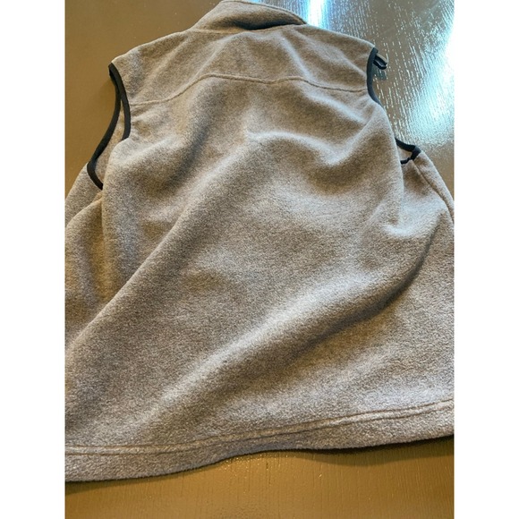 Sleeveless vest new‎ with tags - Picture 8 of 9